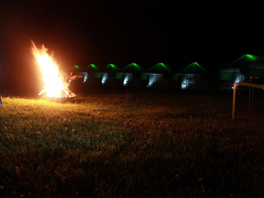Derra Camp And Resort Jhajra Exterior photo